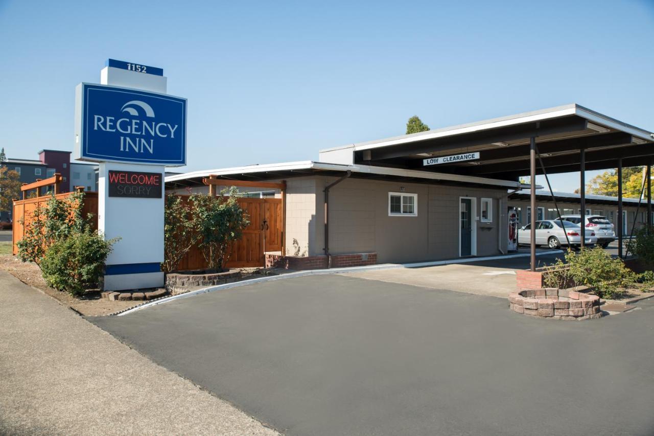 Regency Inn Спрингфийлд Екстериор снимка